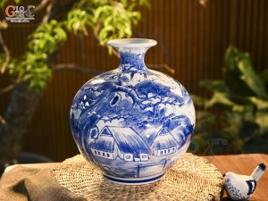 Bình hút lộc men trắng vẽ cảnh làng quê, cao 30cm