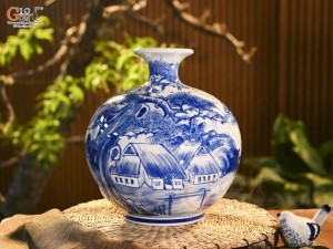 Bình hút lộc men trắng vẽ cảnh làng quê, cao 30cm