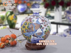 Bình hút lộc men trắng vẽ Công Đào, cao 25cm