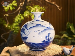 Bình hút lộc men trắng vẽ Thuận Buồm Xuôi Gió, cao 30cm