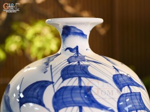 Bình hút lộc men trắng vẽ Thuận Buồm Xuôi Gió, cao 30cm