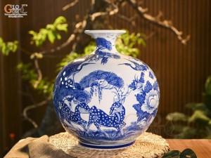 Bình hút lộc men trắng vẽ Tùng Lộc Sơn Thủy, cao 30cm