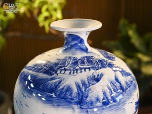 Bình hút lộc men trắng vẽ Tùng Lộc Sơn Thủy, cao 30cm