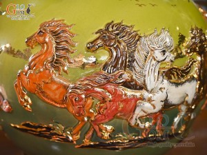 Bình hút lộc men vân mây đắp nổi Mã Đáo Thành Công vẽ vàng 24k, cao 35cm (Màu xanh)