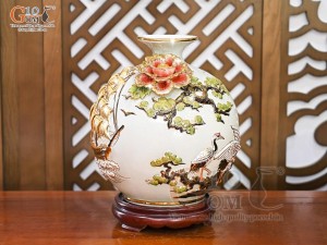 Bình hút lộc men vân mây đắp nổi Thuận Buồm Xuôi Gió vẽ vàng 24k, cao 30cm (Màu trắng)