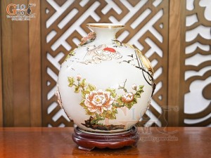 Bình hút lộc men vân mây đắp nổi Thuận Buồm Xuôi Gió vẽ vàng 24k, cao 30cm (Màu trắng)