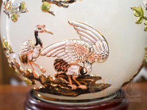 Bình hút lộc men vân mây đắp nổi Thuận Buồm Xuôi Gió vẽ vàng 24k, cao 30cm (Màu trắng)