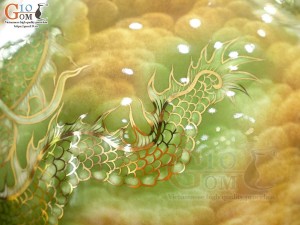 Bình hút lộc miệng lượn men màu cảnh Long Phụng Vờn Ngọc vẽ vàng 24k, cao 30cm