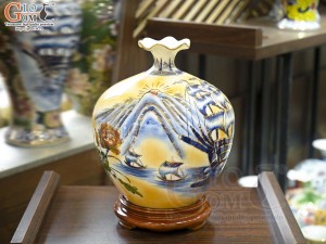 Bình hút lộc miệng lượn men màu cảnh Thuận Buồm Xuôi Gió vẽ vàng 24k, cao 30cm