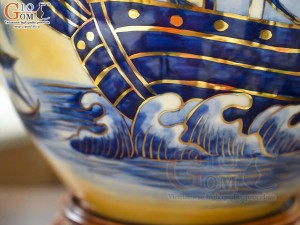 Bình hút lộc miệng lượn men màu cảnh Thuận Buồm Xuôi Gió vẽ vàng 24k, cao 30cm