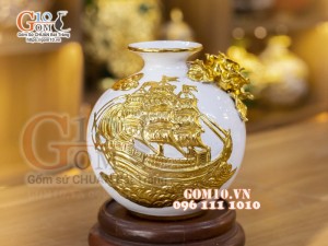 Bình hút lộc mini dát vàng, nền trắng đắp nổi Thuận Buồm Xuôi Gió, cao 16cm Bình hút lộc mini dát vàng, nền trắng đắp nổi Thuận Buồm Xuôi Gió, cao 16cm