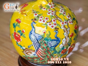 Bình hút lộc nền vàng đắp nổi Công Đào 36cm