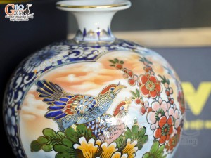 Bình hút lộc Nhị cảnh Thuận Buồm Xuôi Gió và Công Đào vẽ vàng 24k in logo VTV nền cam, cao 23cm