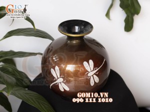 Bình hút lộc sơn mài nền nâu họa tiết Chuồn rạn, cao 24cm