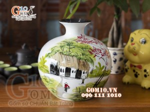 Bình hút lộc sơn mài nền trắng vẽ cảnh làng quê, 23cm