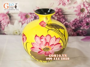 Bình hút lộc sơn mài vàng vẽ hoa sen 37cm