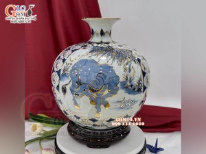 Bình hút lộc Tam hợp Tỵ - Dậu - Sửu men lam vẽ vàng 24k, cao 28cm