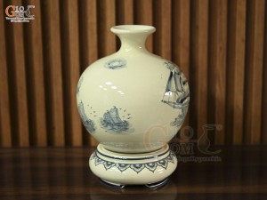 Bình hút lộc thuận buồm xuôi gió men rạn vàng, cao 28cm (bao gồm cả chân đế)