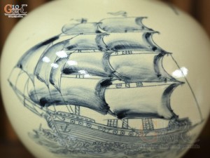 Bình hút lộc thuận buồm xuôi gió men rạn vàng, cao 28cm (bao gồm cả chân đế)