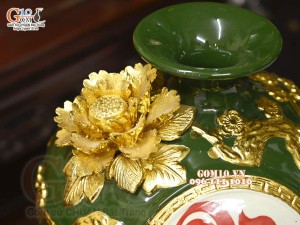 Bình hút tài lộc chữ Phúc đắp nổi dát vàng, nền xanh lục bảo, cao 22cm