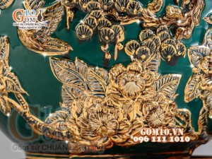 Bình hút tài lộc Công Đào đắp nổi vẽ vàng 24k, nền xanh lục bảo - cao 35cm