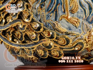 Bình hút tài lộc Công Đào đắp nổi vẽ vàng 24k, xanh coban - cao 40cm