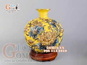 Bình hút tài lộc đắp nổi hoa Sen vẽ vàng 24k, nền vàng - cao 30cm