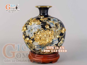 Bình hút tài lộc đắp nổi hoa Sen vẽ vàng 24k, nền xanh coban - cao 30cm