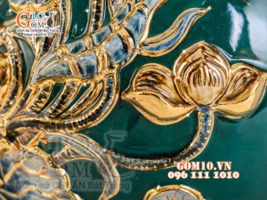 Bình hút tài lộc đắp nổi hoa Sen vẽ vàng 24k, nền xanh lục bảo - cao 30cm