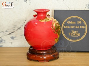 Bình hút tài lộc đắp nổi Thuận Buồm Xuôi Gió dát vàng 24k nền đỏ, cao 18cm
