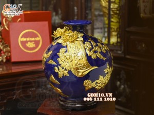 Bình hút tài lộc Mã Đáo Thành Công cuốn thư đắp nổi dát vàng, nền xanh coban, cao 30cm