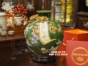 Bình hút tài lộc Mã Đáo Thành Công cuốn thư đắp nổi, nền xanh lục bảo, cao 28cm