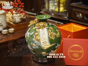 Bình hút tài lộc Mã Đáo Thành Công cuốn thư đắp nổi, nền xanh lục bảo, cao 28cm