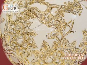 Bình hút tài lộc men màu trắng đắp nổi vẽ vàng 24k, cảnh Mã Đáo Thành Công, cao 40cm