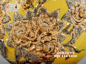 Bình hút tài lộc Mã Đáo Thành Công đắp nổi vẽ vàng 24k, nền vàng - cao 35cm