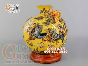 Bình hút tài lộc Mã Đáo Thành Công đắp nổi vẽ vàng 24k, nền vàng - cao 40cm