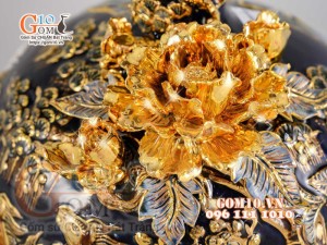 Bình hút tài lộc Mã Đáo Thành Công đắp nổi vẽ vàng 24k, nền xanh coban - cao 35cm