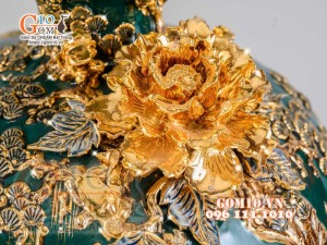 Bình hút tài lộc Mã Đáo Thành Công đắp nổi vẽ vàng 24k, nền xanh lục bảo - cao 35cm