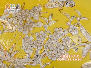 Bình hút tài lộc Mã Đáo Thành Công Trắng đắp nổi vẽ vàng 24k, nền vàng - cao 40cm