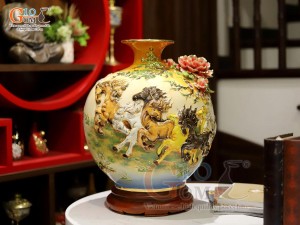 Bình hút tài lộc men loang vàng đắp nổi Mã Đáo Thành Công vẽ vàng 24k, cao 35cm