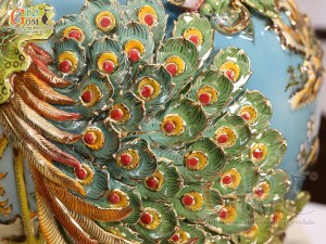 Bình hút tài lộc men loang xanh đắp nổi Công Đào Phú Quý vẽ vàng 24k, cao 30cm