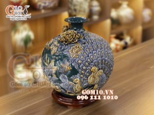 Bình hút tài lộc men màu, nền xanh đắp nổi Công Đào Phú Quý, cao 40cm