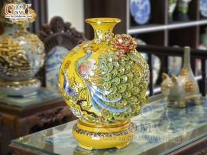 Bình hút tài lộc men màu vàng đắp nổi Công Danh Phú Quý kênh vẽ vàng 24k, cao 35cm