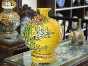 Bình hút tài lộc men màu vàng đắp nổi Công Danh Phú Quý kênh vẽ vàng 24k, cao 35cm