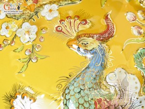 Bình hút tài lộc men màu vàng đắp nổi Công Danh Phú Quý kênh vẽ vàng 24k, cao 35cm