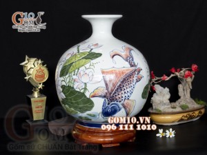 Bình hút tài lộc vẽ màu họa tiết Chép Sen, cao 35cm