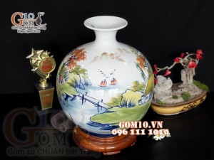 Bình hút tài lộc men màu vẽ cảnh Làng quê cao 30cm