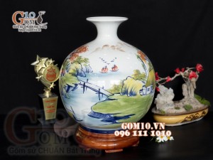 Bình hút tài lộc men màu vẽ cảnh Làng quê cao 30cm