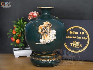 Bình hút tài lộc men màu xanh lục đắp nổi Thuận Buồm Xuôi Gió kênh vẽ vàng 24k, cao 30cm