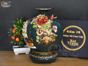 Bình hút tài lộc men màu xanh lục đắp nổi Thuận Buồm Xuôi Gió kênh vẽ vàng 24k, cao 30cm